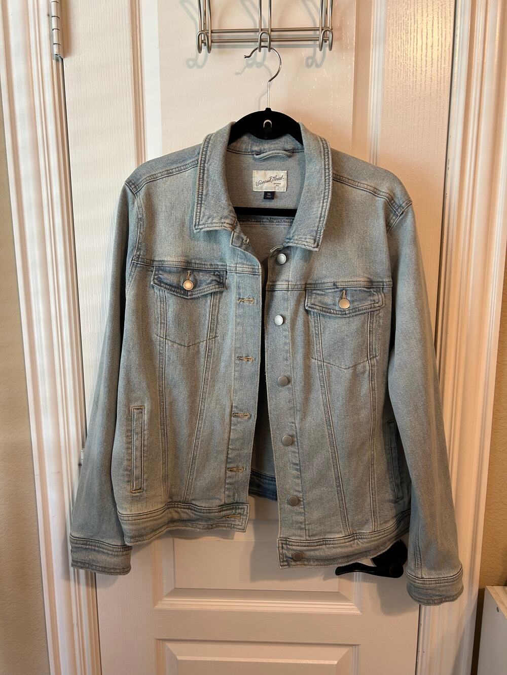 Universal Thread XXL Plus Size Light Washed Denim Jackert